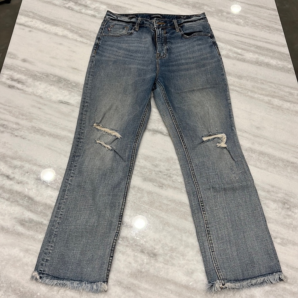 Vigors tapered boyfriend jean.